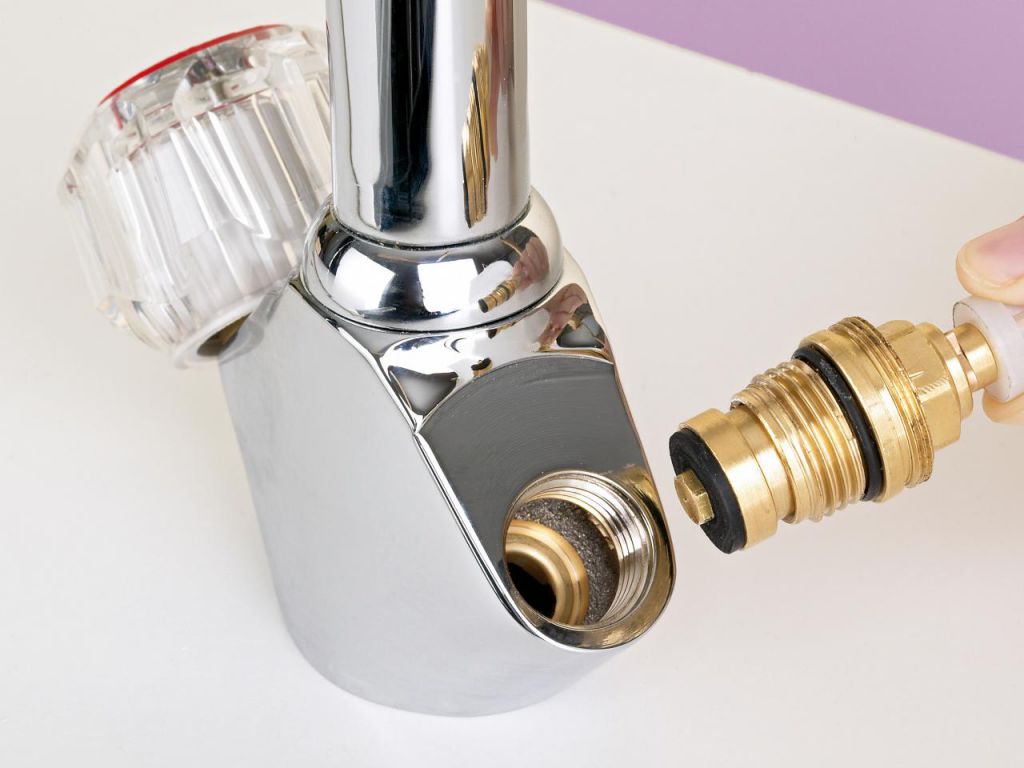 как заменить кран буксу