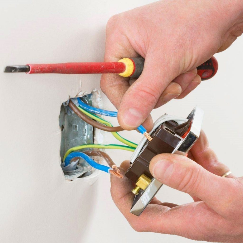 не работают все розетки в квартире