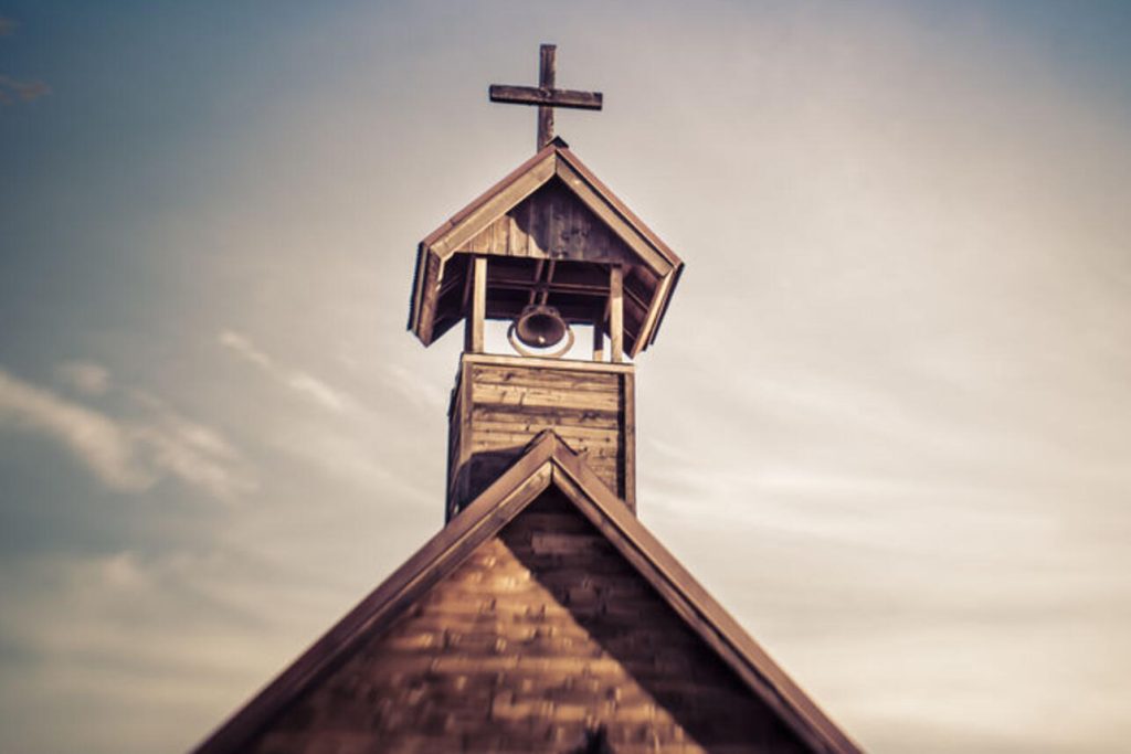 к чему снится церковь женщине