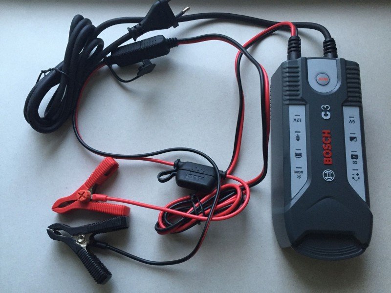 Как выбрать зарядное устройство для автомобильных аккумуляторов