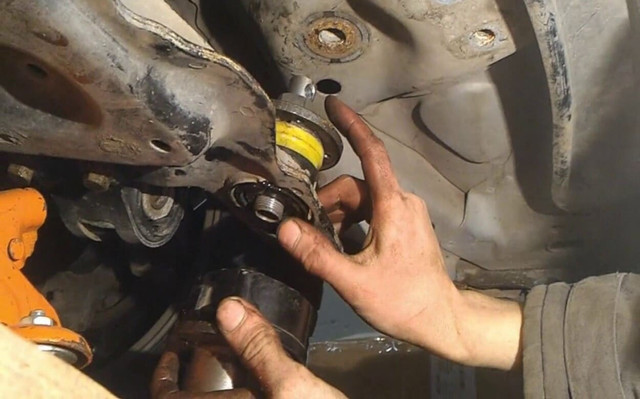 Замена сайлентблоков - износ резинометаллических втулок в подвеске автомобиля